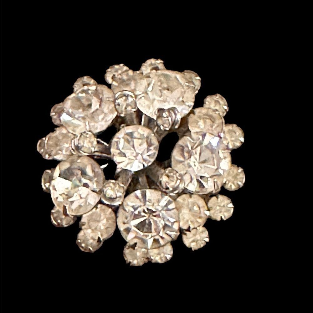 Vintage silver tone cluster pin brooch with multi-sized Rhinestones - Picture 9 of 14